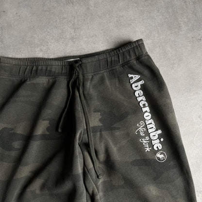 Vintage Abercrombie & Fitch camo melegítőnadrág