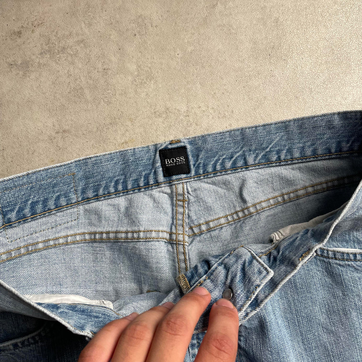 Hugo Boss világoskék straight fit farmernadrág