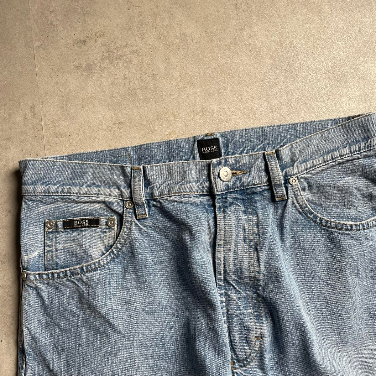 Hugo Boss világoskék straight fit farmernadrág