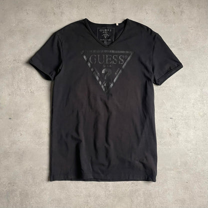 Guess v-nyakú póló