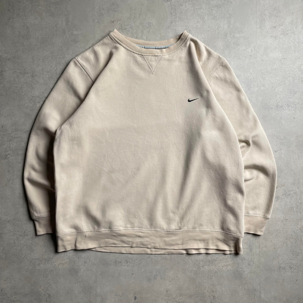 Nike bézs silvertag crewneck