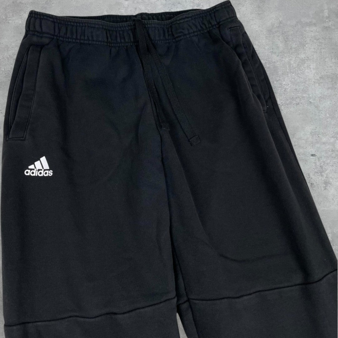 Adidas fekete oldallogós melegítőnadrág