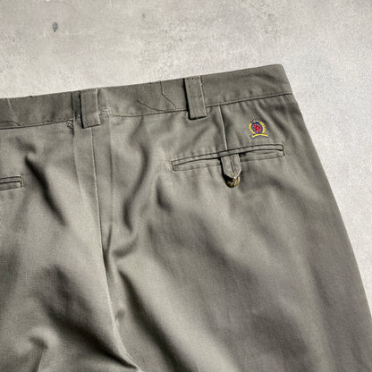 Tommy Hilfiger khaki színű öltönynadrág