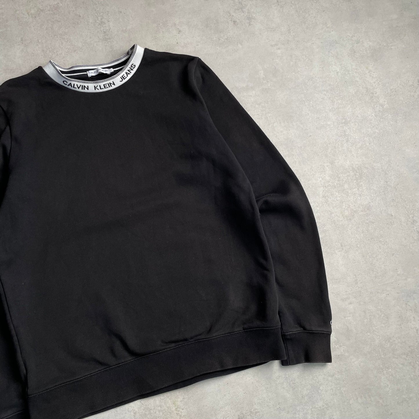 Calvin Klein környakú pulóver