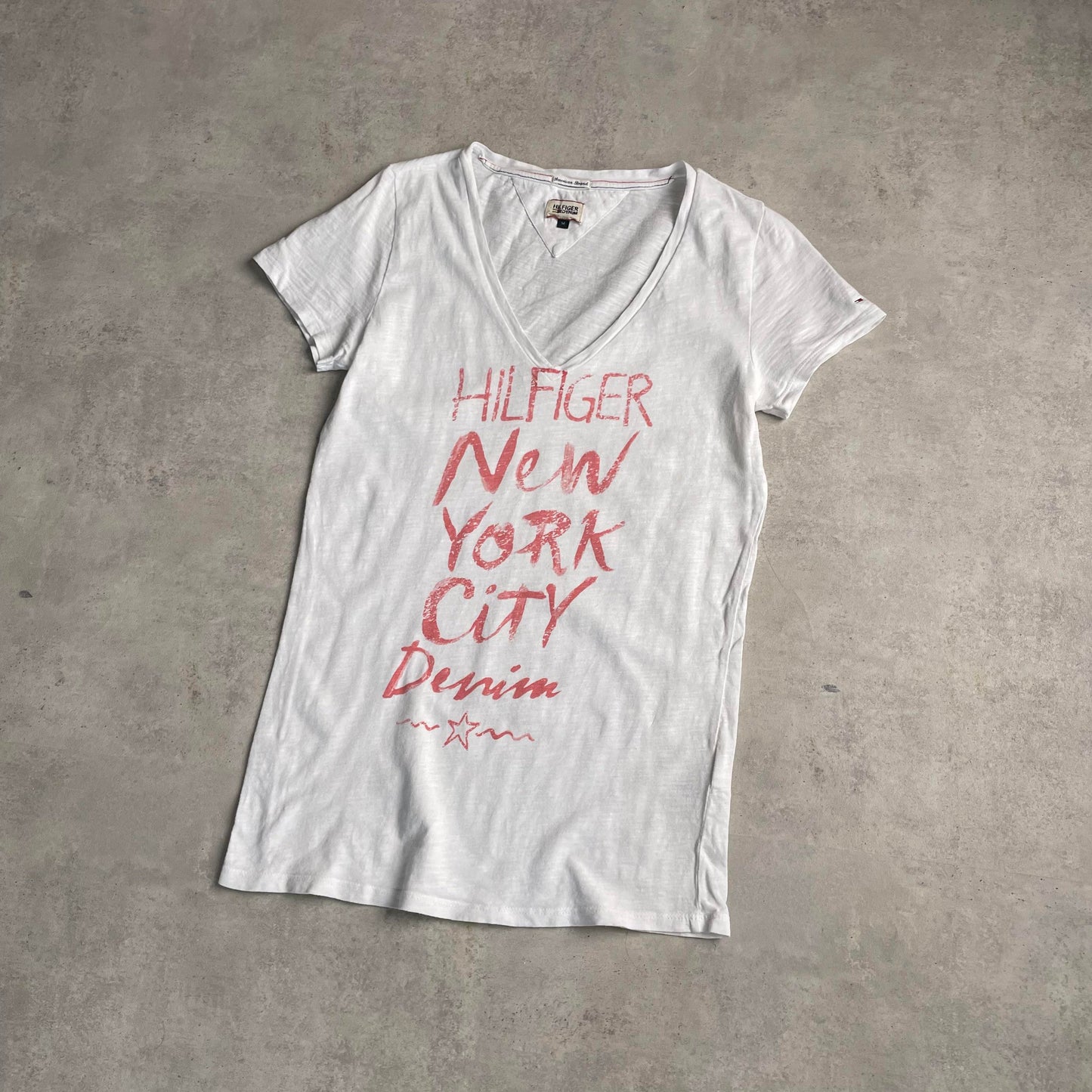 Tommy Jeans v-nyakú póló