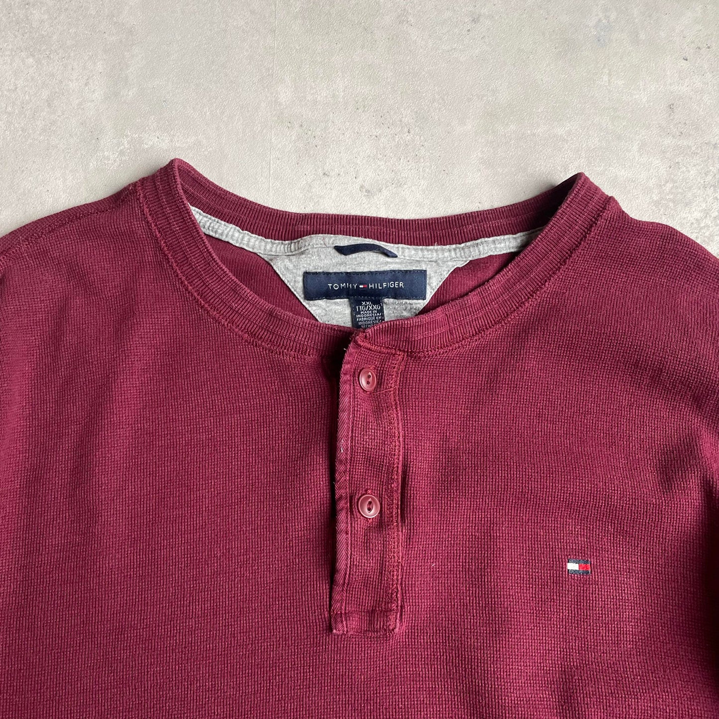 Tommy Hilfiger gombos környakú pulóver