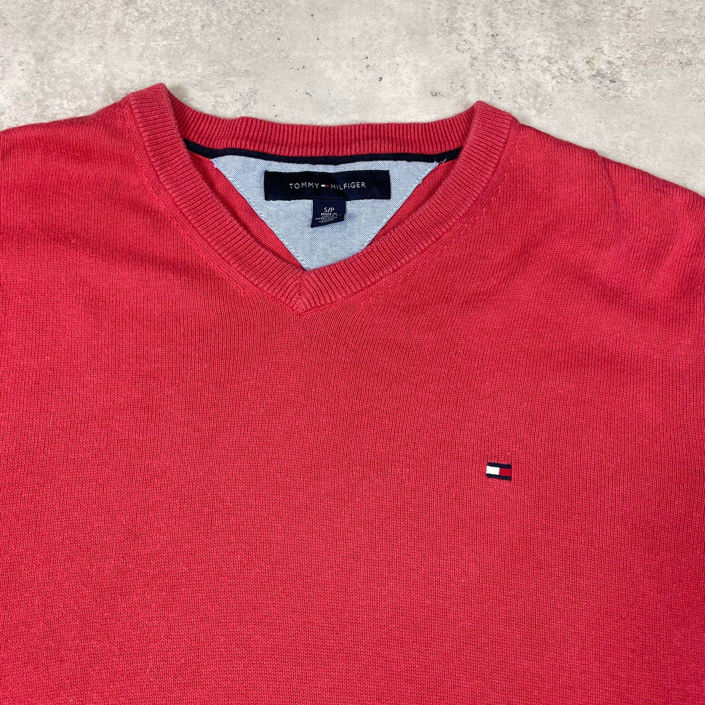 Tommy Hilfiger barackszínű v-nyakú pulóver
