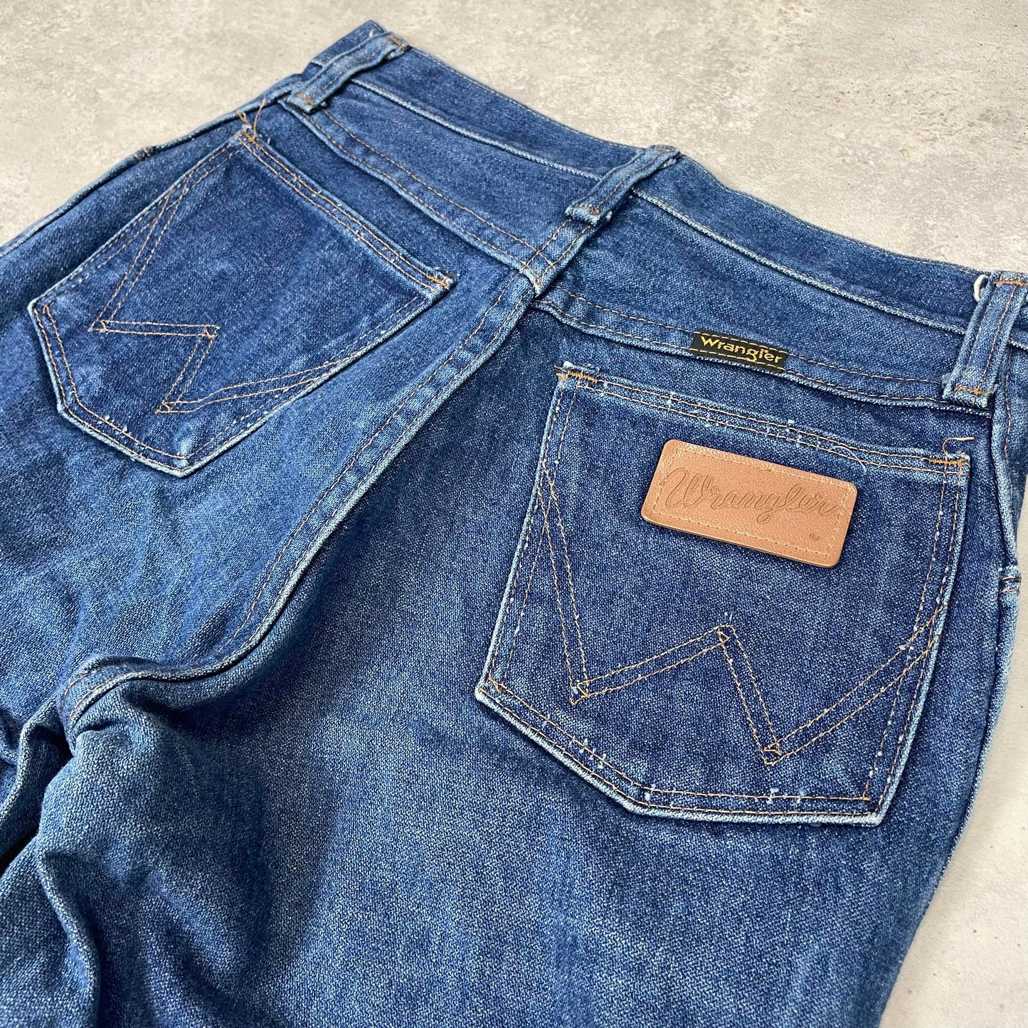 Wrangler kék szűkített szárú farmenadrág