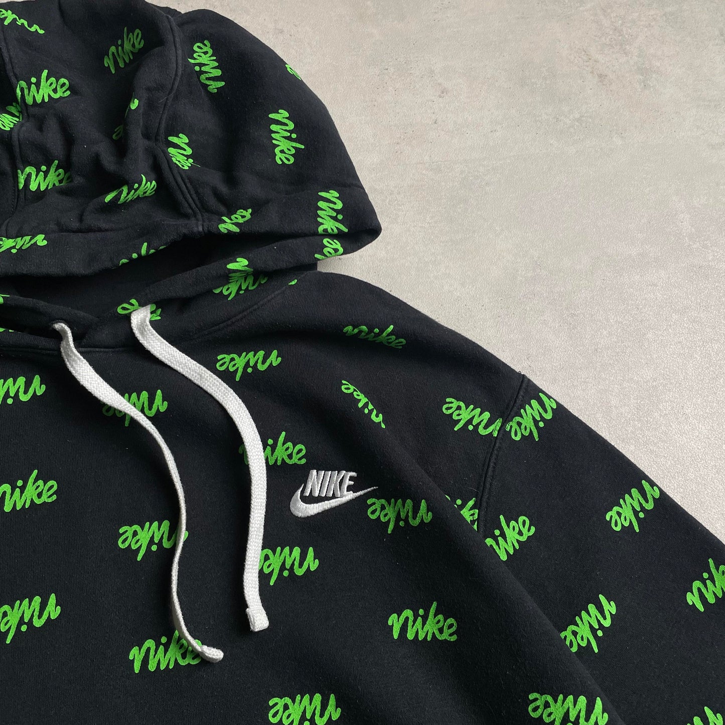 Nike fekete signage club logo hoodie