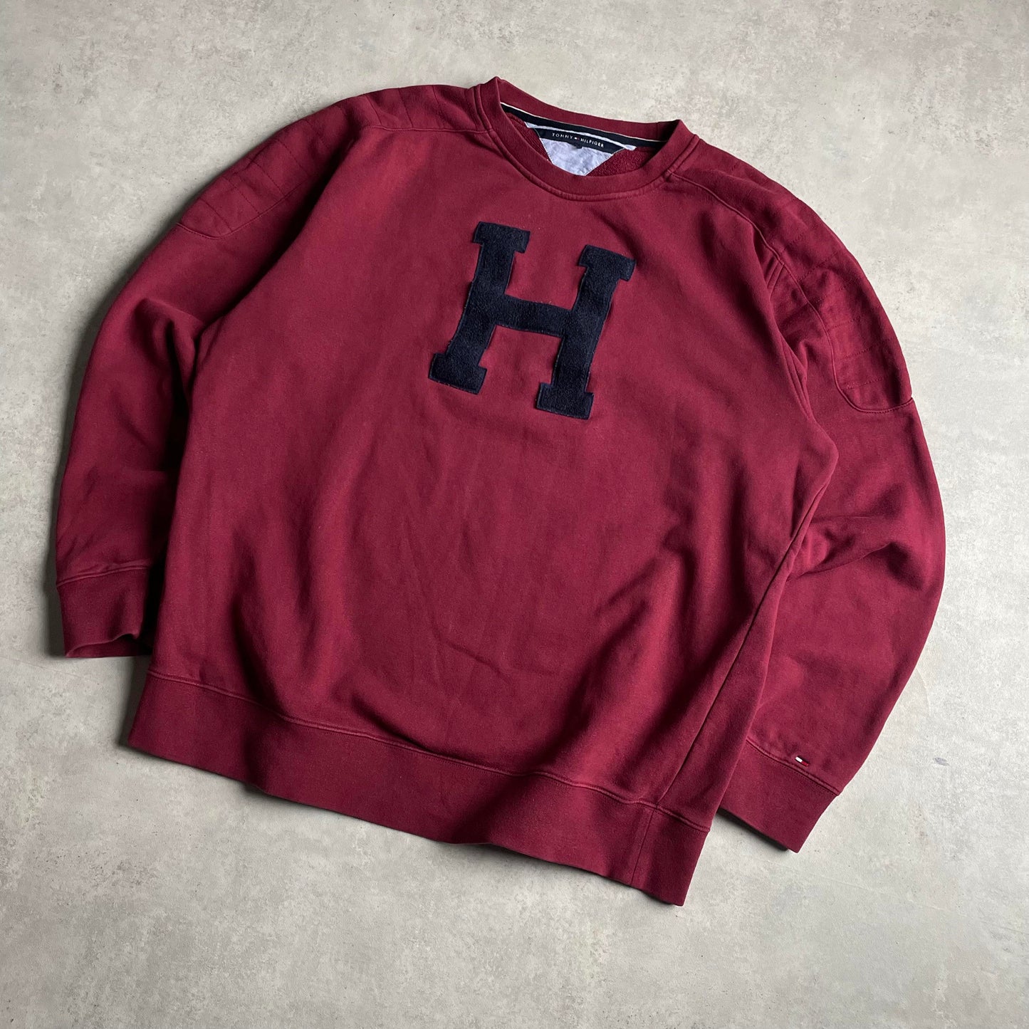 Tommy Hilfiger bordó crewneck