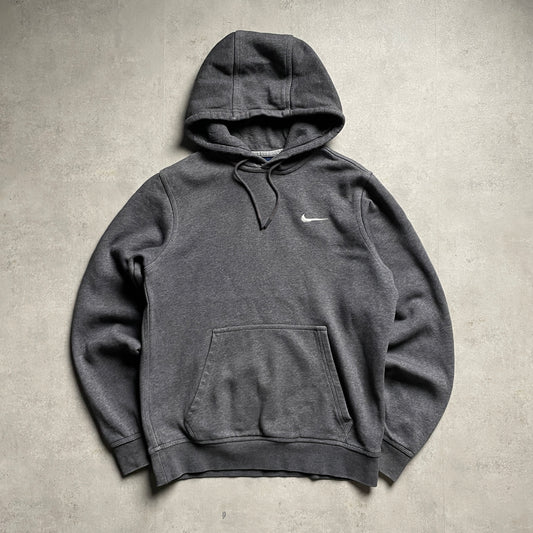 Nike szürke small logo hoodie