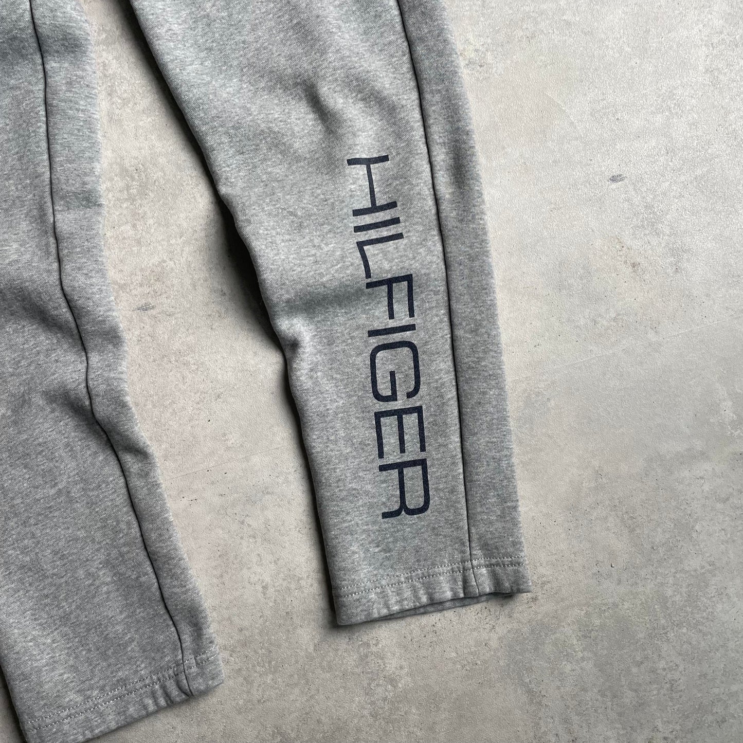 Tommy Hilfiger szürke melegítőnadrág