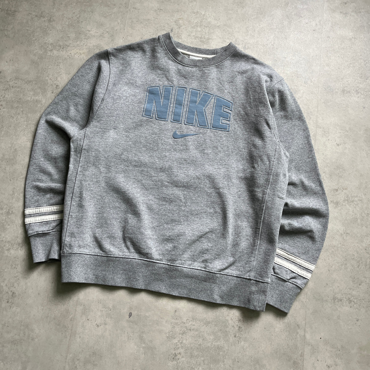 Nike szürke spellout crewneck
