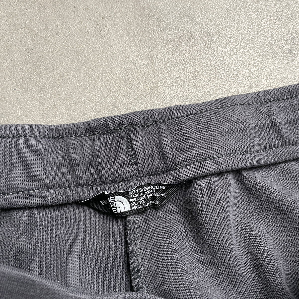 The North Face szürke melegítőnadrág