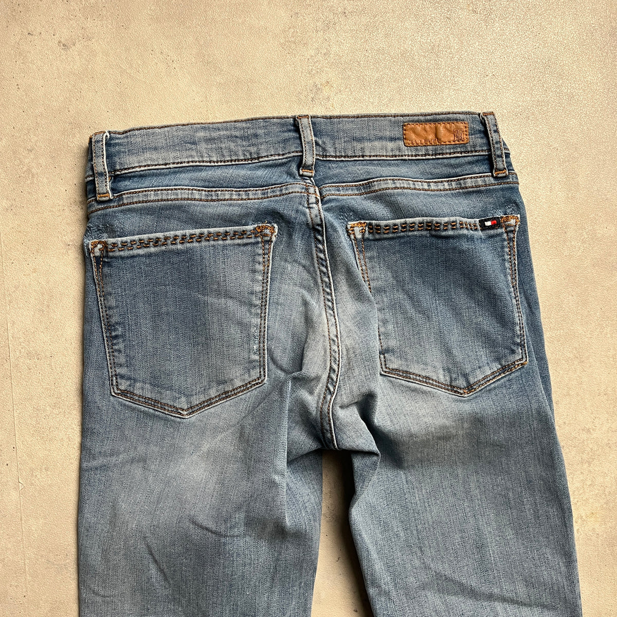 Tommy Hilfiger strasszos skinny farmernadrág