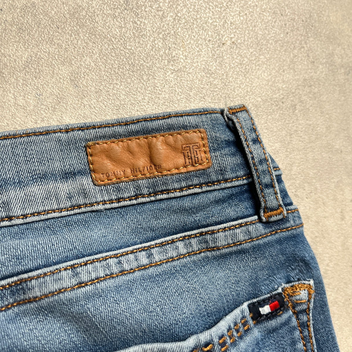 Tommy Hilfiger strasszos skinny farmernadrág