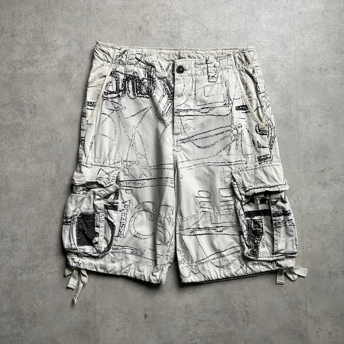 Desigual graphic cargo shorts