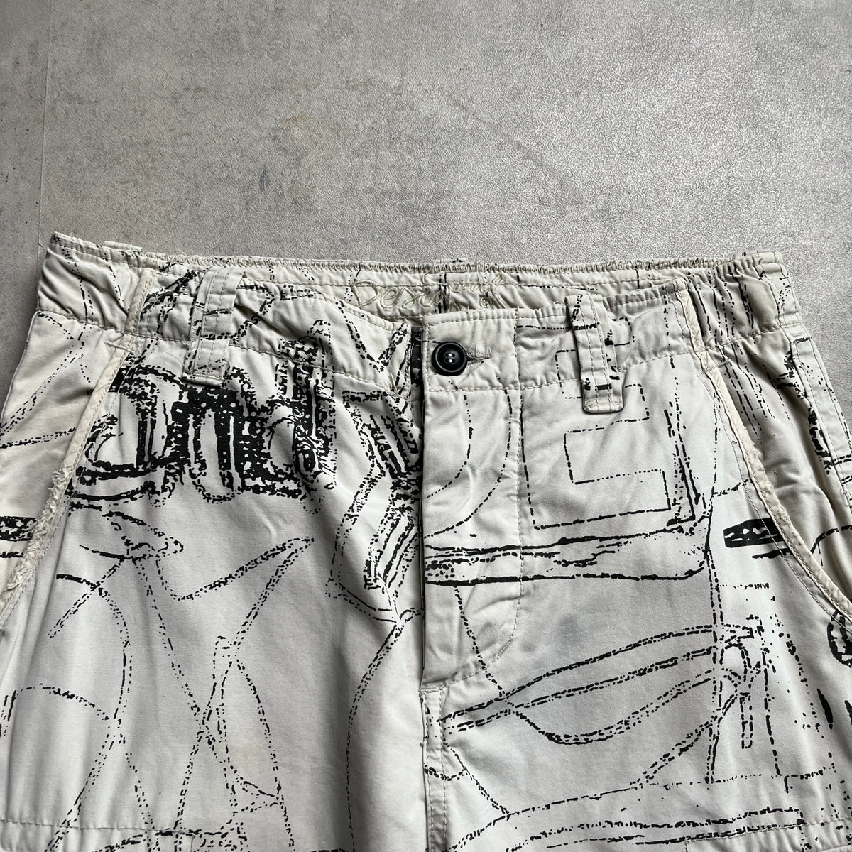 Desigual graphic cargo shorts