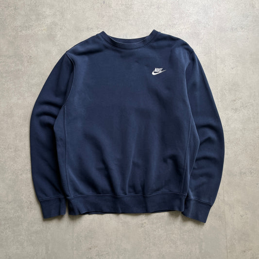 Nike sötétkék club logo crewneck