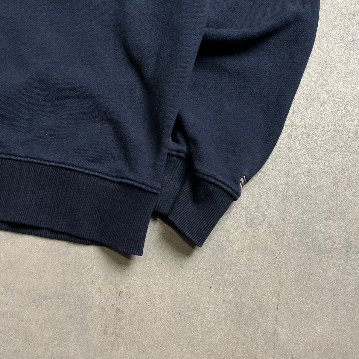 Tommy Jeans sötétkék crewneck