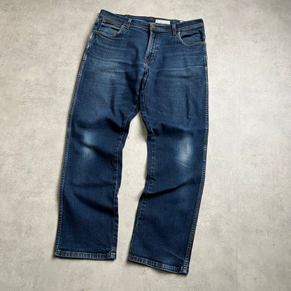 Wrangler koptatott térdű farmernadrág