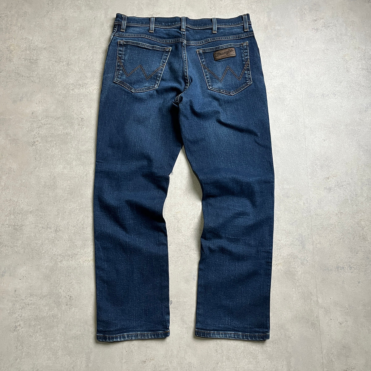 Wrangler koptatott térdű farmernadrág