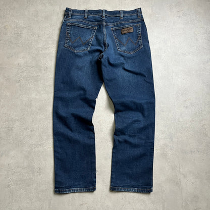 Wrangler koptatott térdű farmernadrág