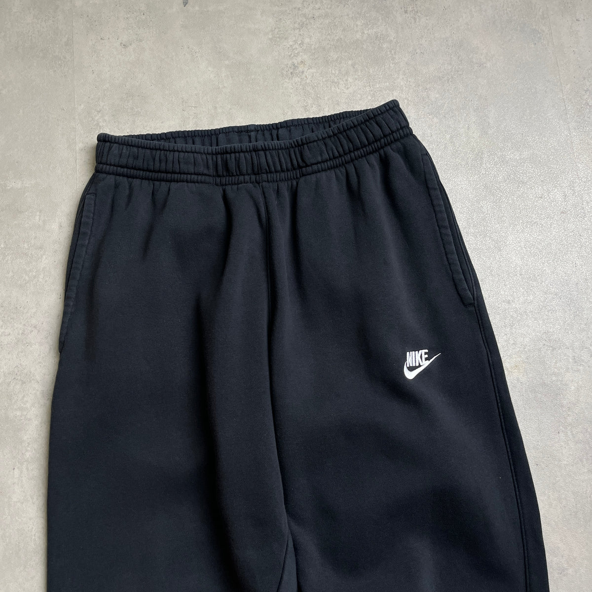 Nike fekete club logo melegítőnadrág