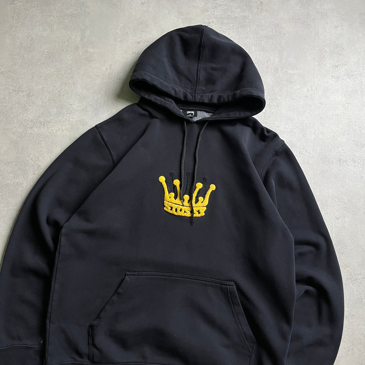Stüssy Crown fekete hoodie