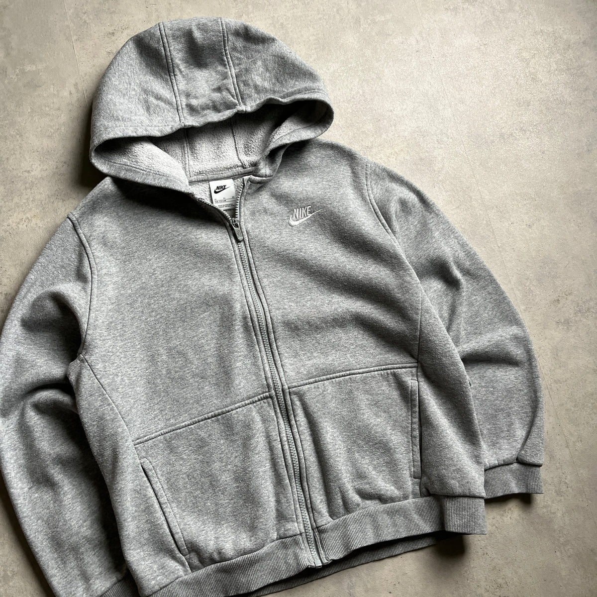 Nike szürke club logo zipup hoodie