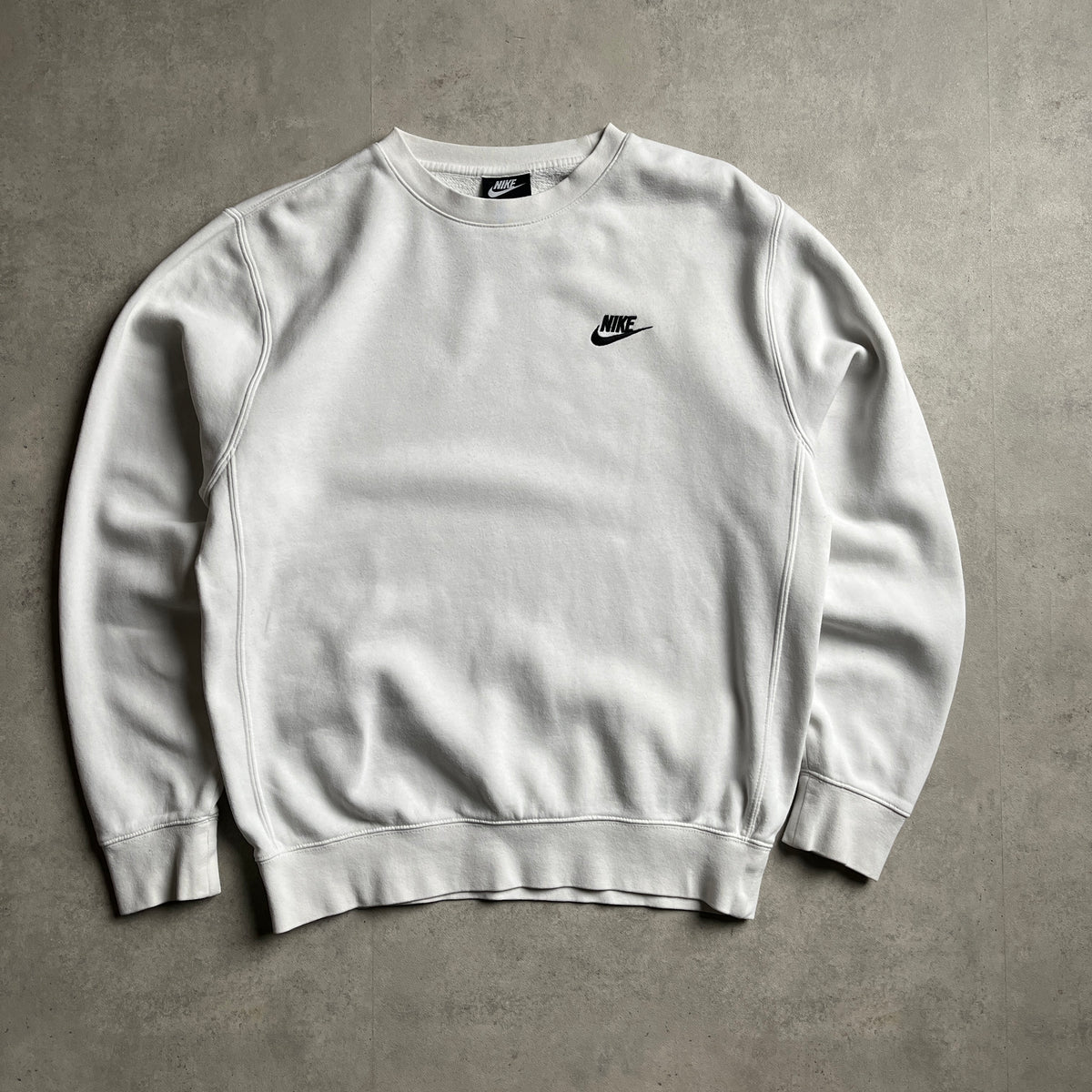 Nike fehér club logo crewneck