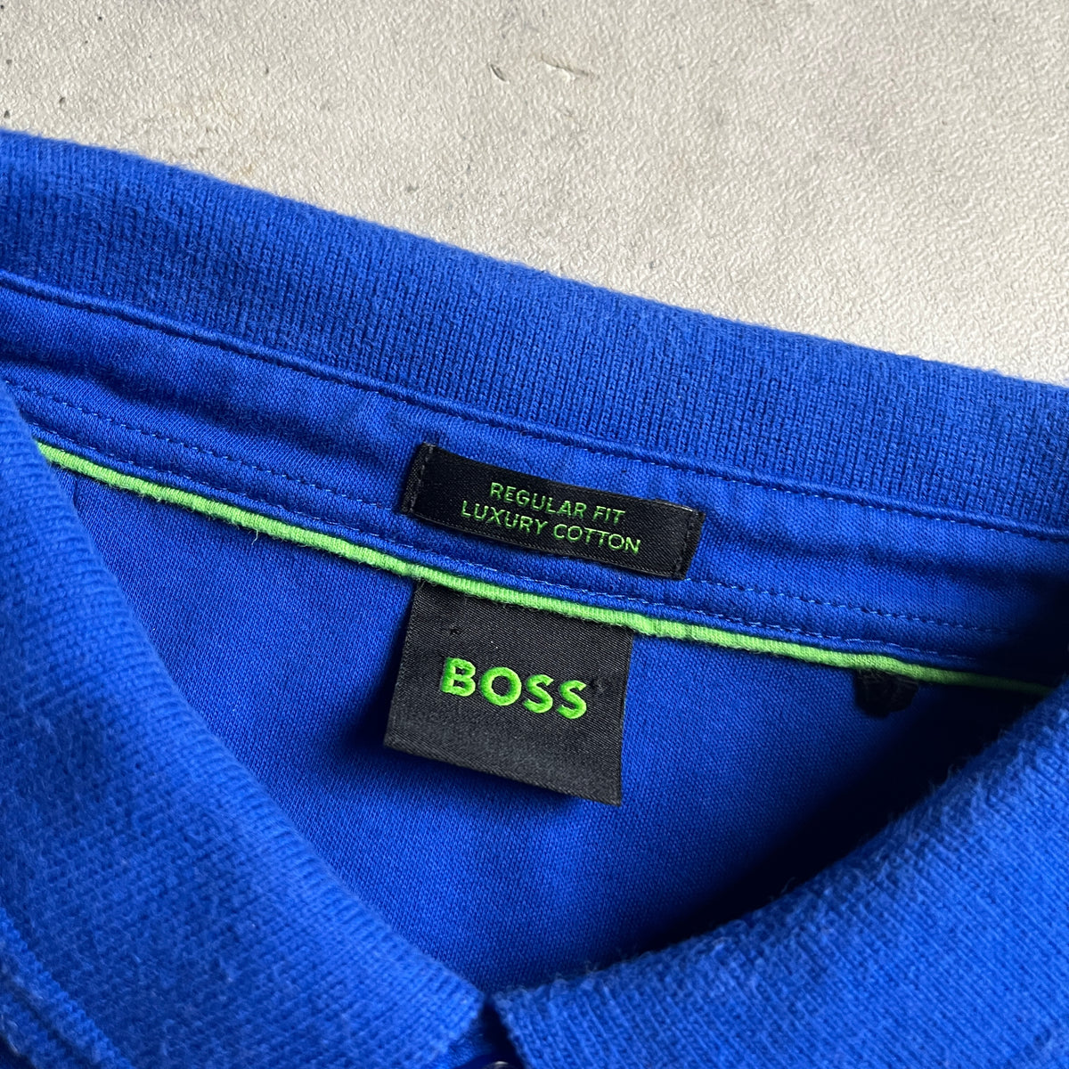 Hugo Boss kék galléros longsleeve