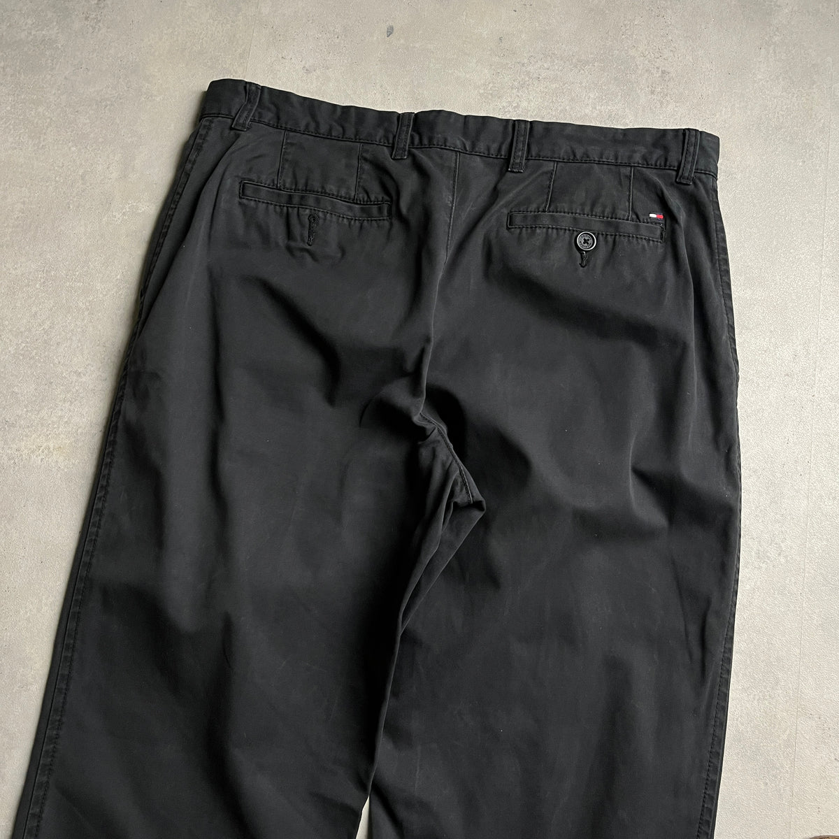 Tommy Hilfiger fekete chinonadrág