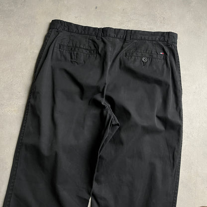 Tommy Hilfiger fekete chinonadrág
