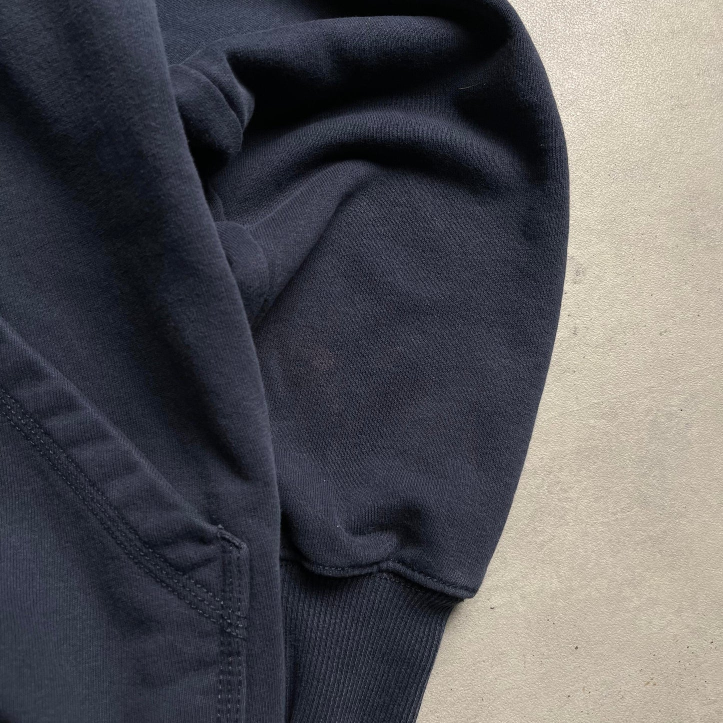 Carhartt sötétkék hoodie