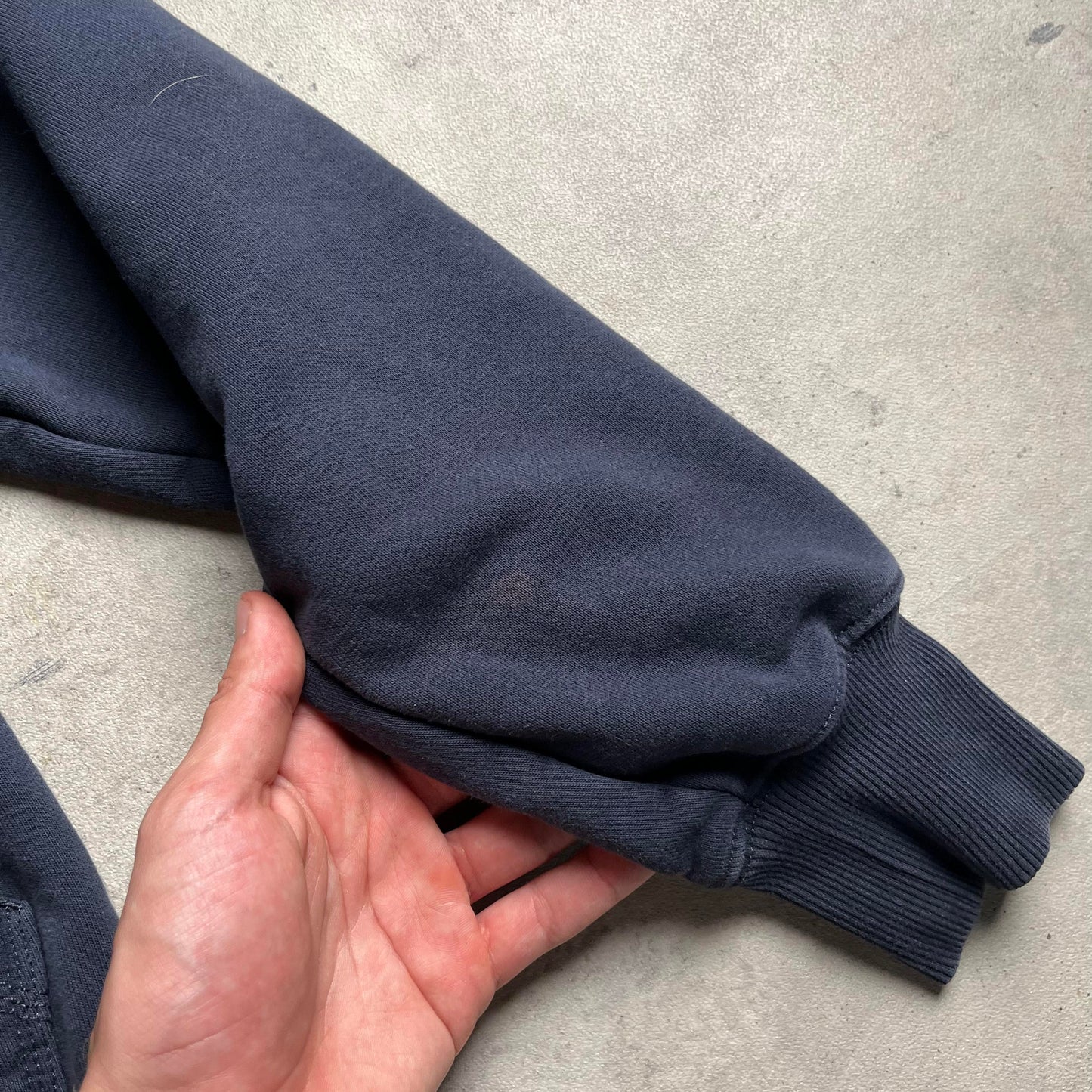 Carhartt sötétkék hoodie