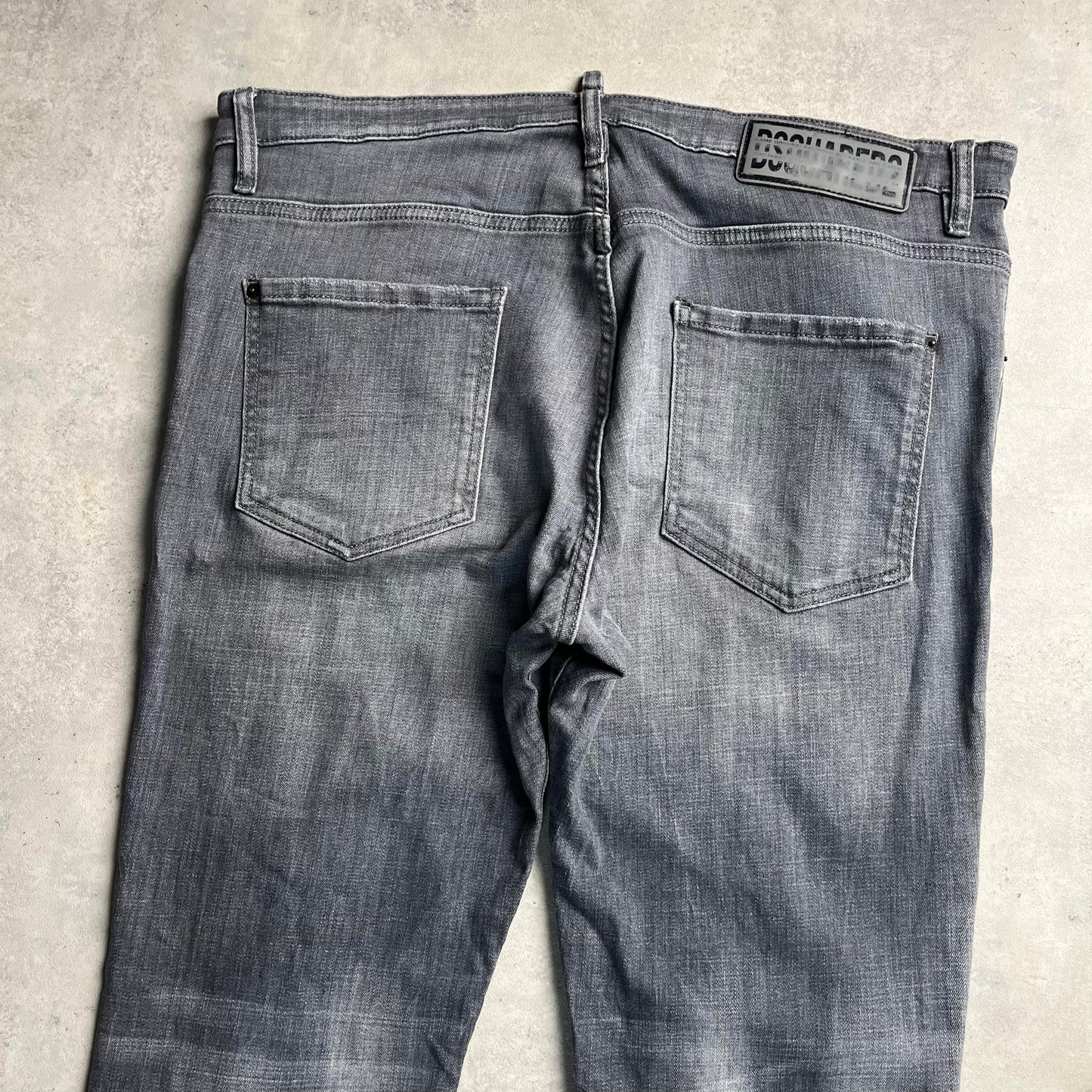 Dsquared2 szürke szaggatott farmernadrág